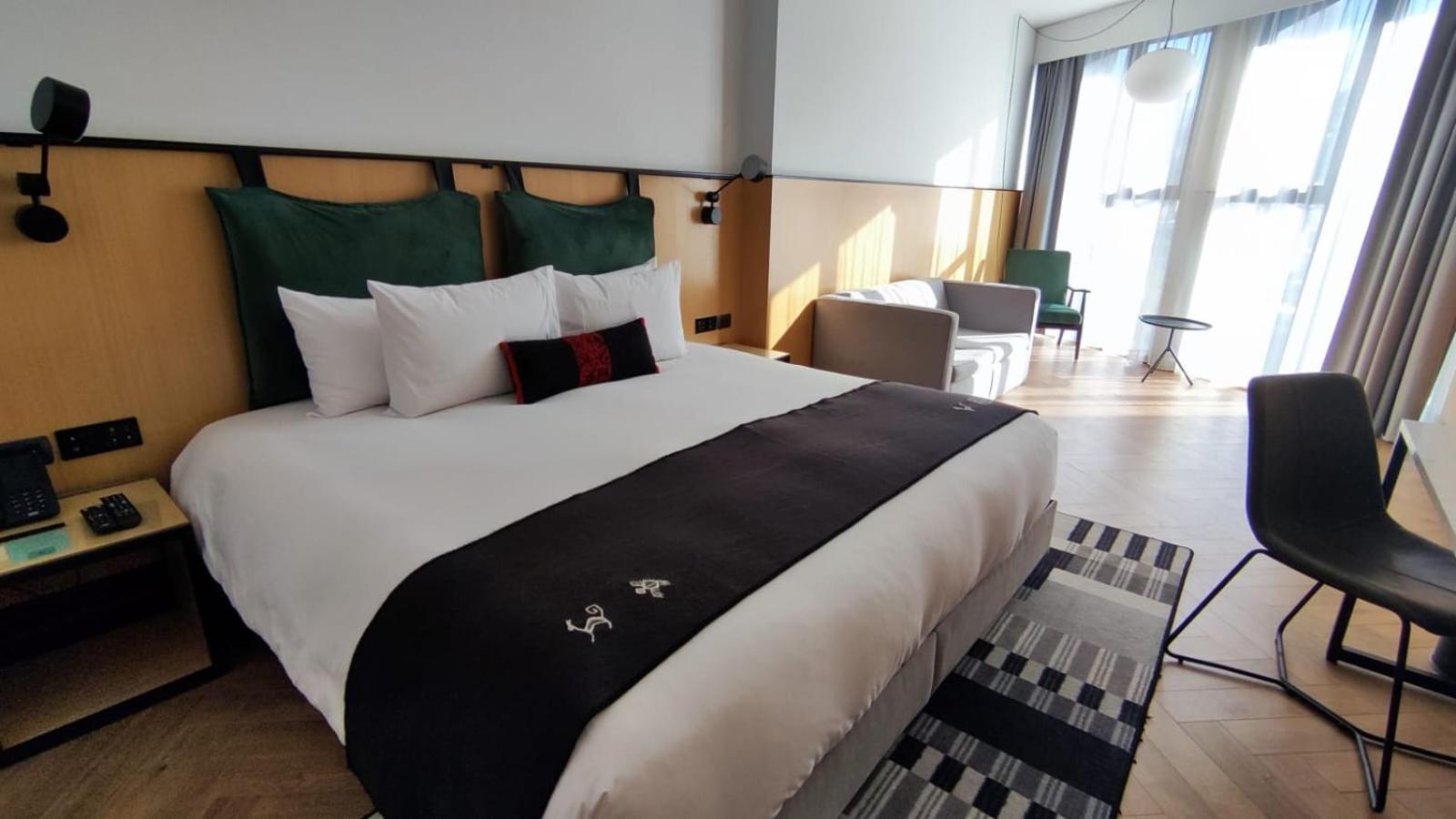 Met Hotel لاباز المظهر الخارجي الصورة