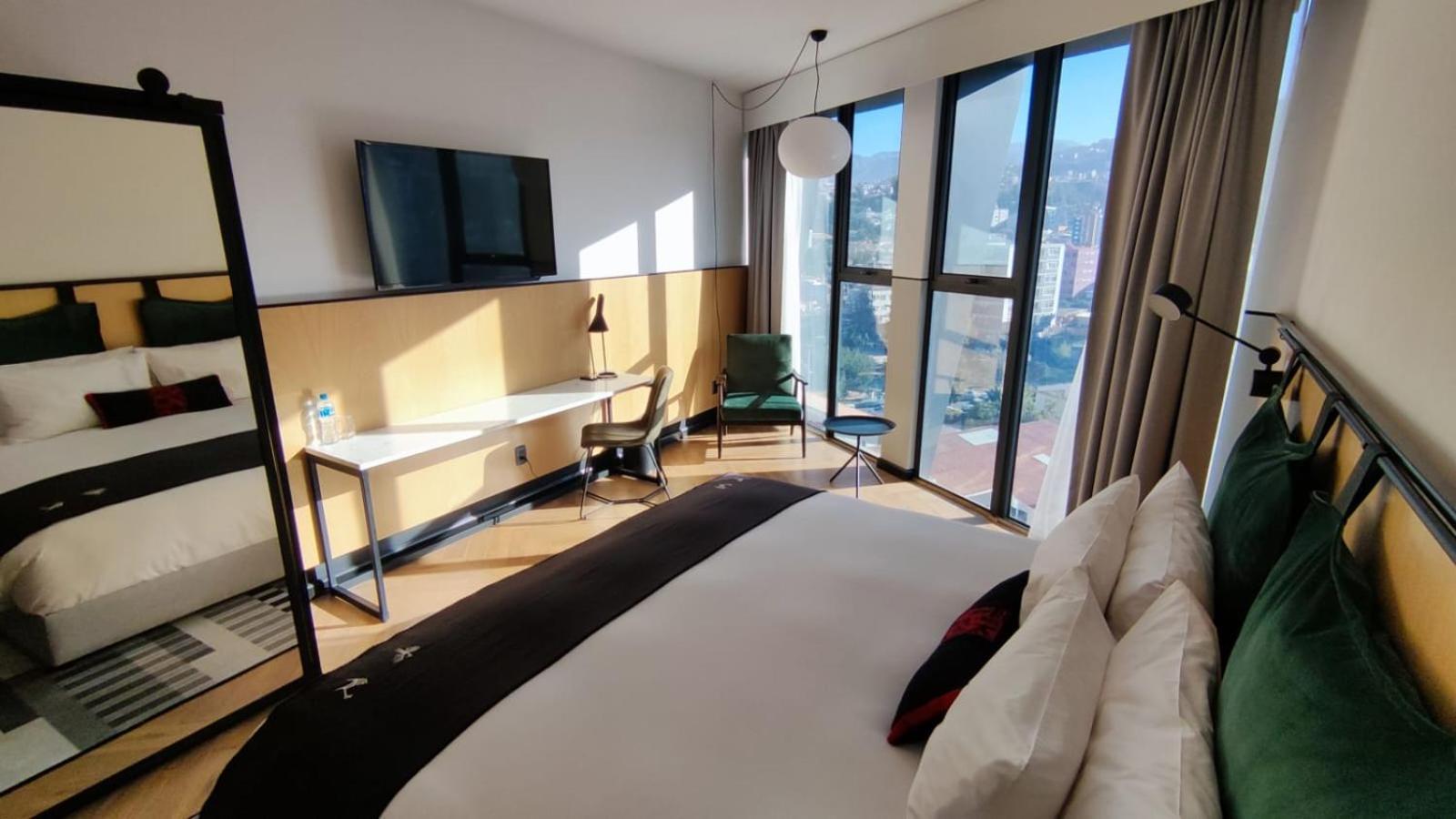 Met Hotel لاباز المظهر الخارجي الصورة
