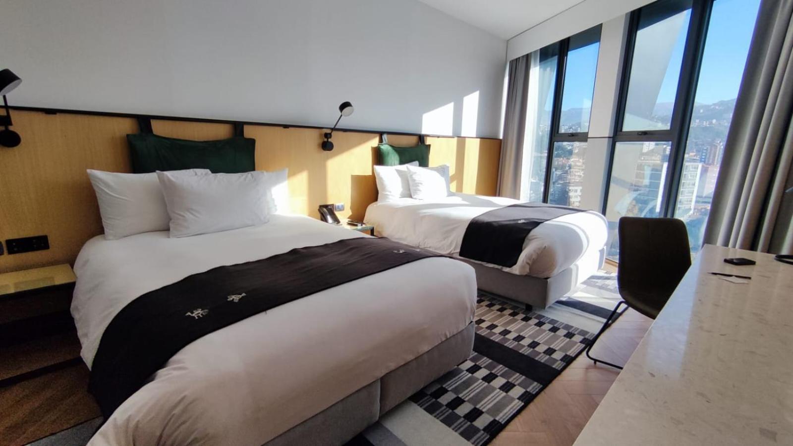 Met Hotel لاباز المظهر الخارجي الصورة